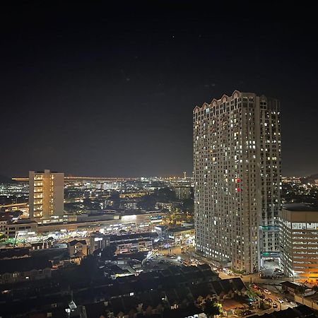 New 6Pax Soho Near Usm & Spice Arena & Airport Apartamento Bayan Lepas Exterior foto