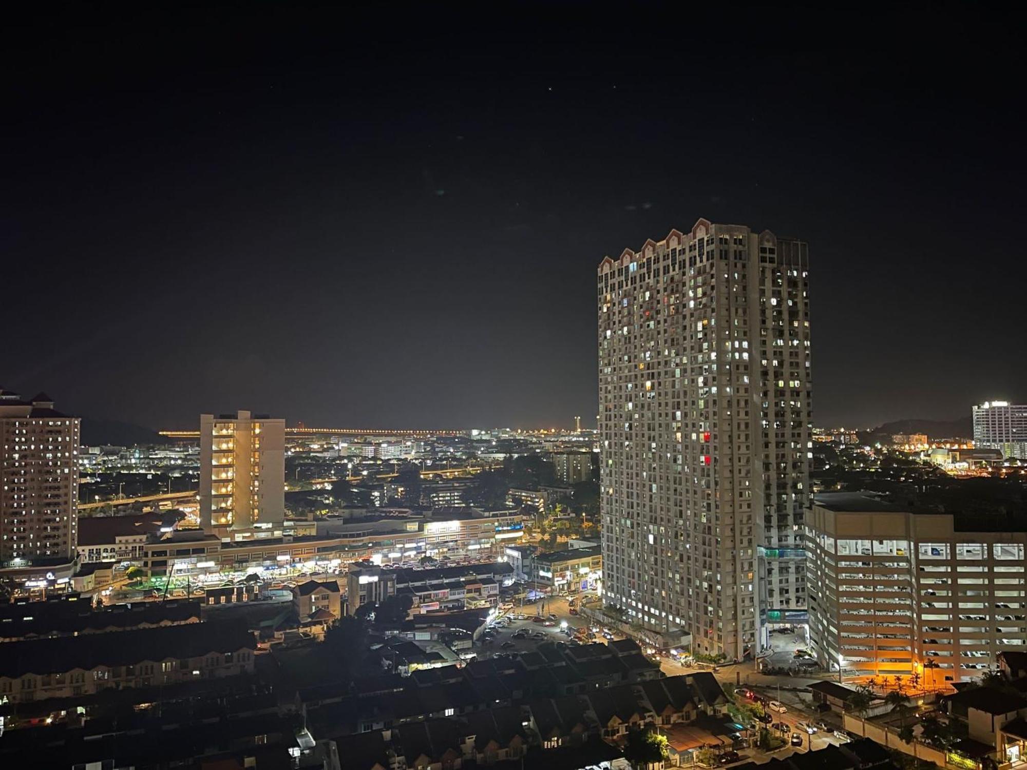 New 6Pax Soho Near Usm & Spice Arena & Airport Apartamento Bayan Lepas Exterior foto